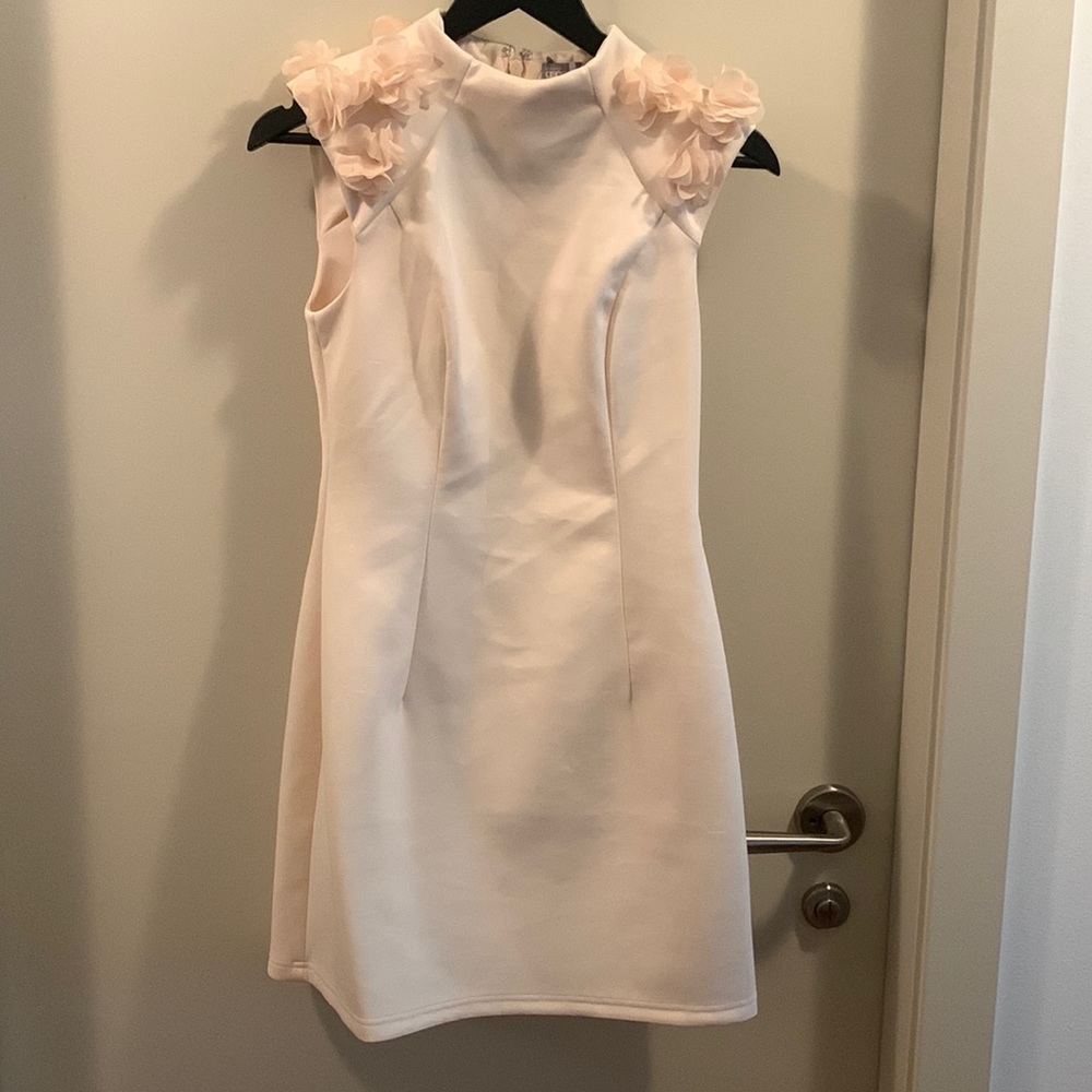 Elegant Cream Sleeveless Dress